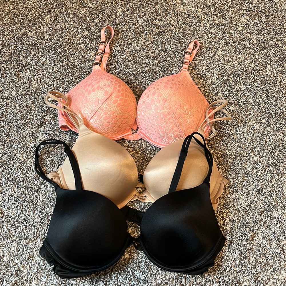 Victoria's Secret Very Sexy Push up Bras Women's 34B